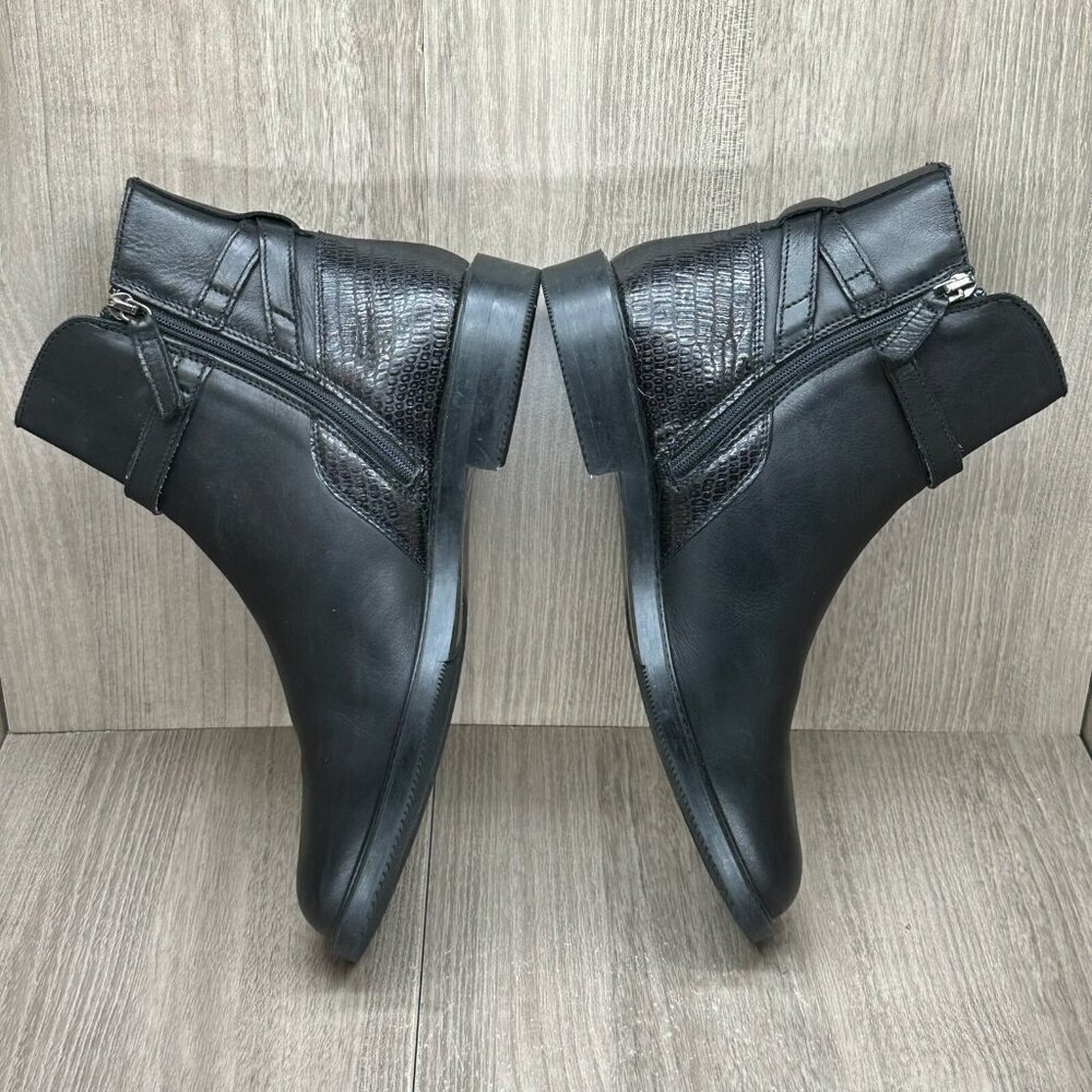 Boemos Boots Womens Sz 39 US9 Leather Moto Buckle Ankle Bootie Black Italy - Picture 2 of 13